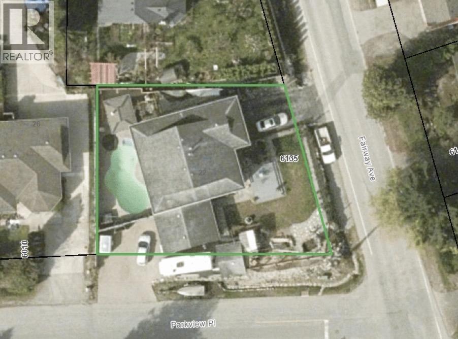 6135 FAIRWAY AVENUE, Sechelt