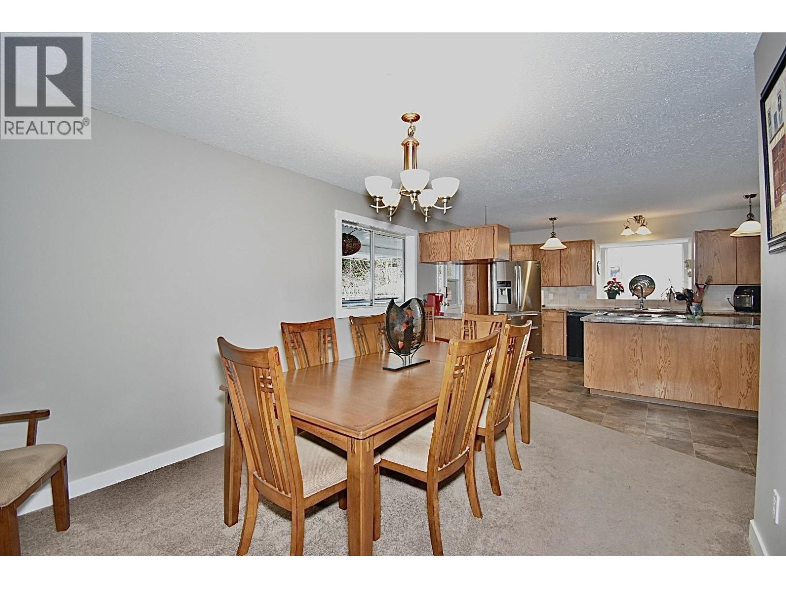 6135 FAIRWAY AVENUE, Sechelt