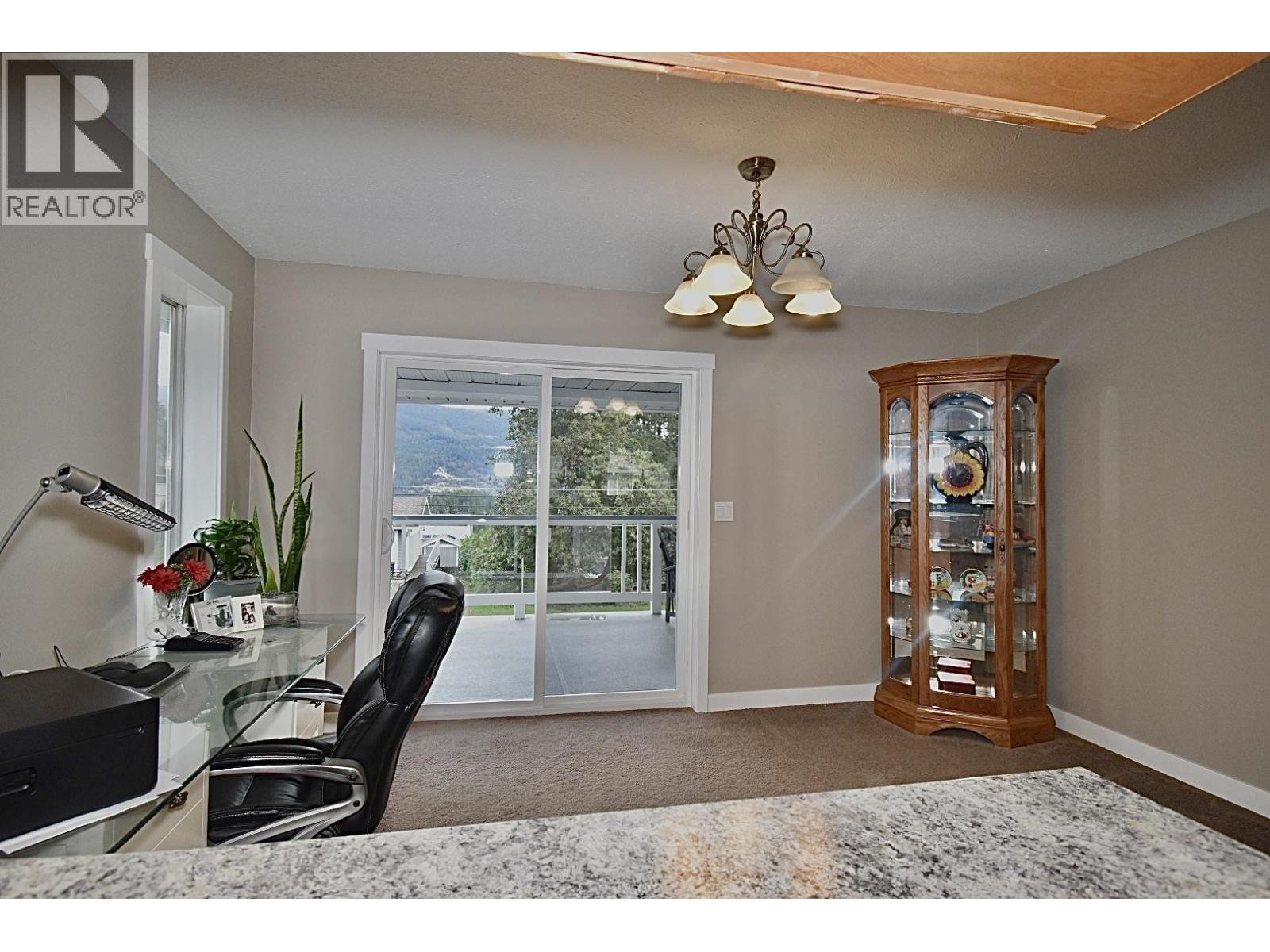 6135 FAIRWAY AVENUE, Sechelt