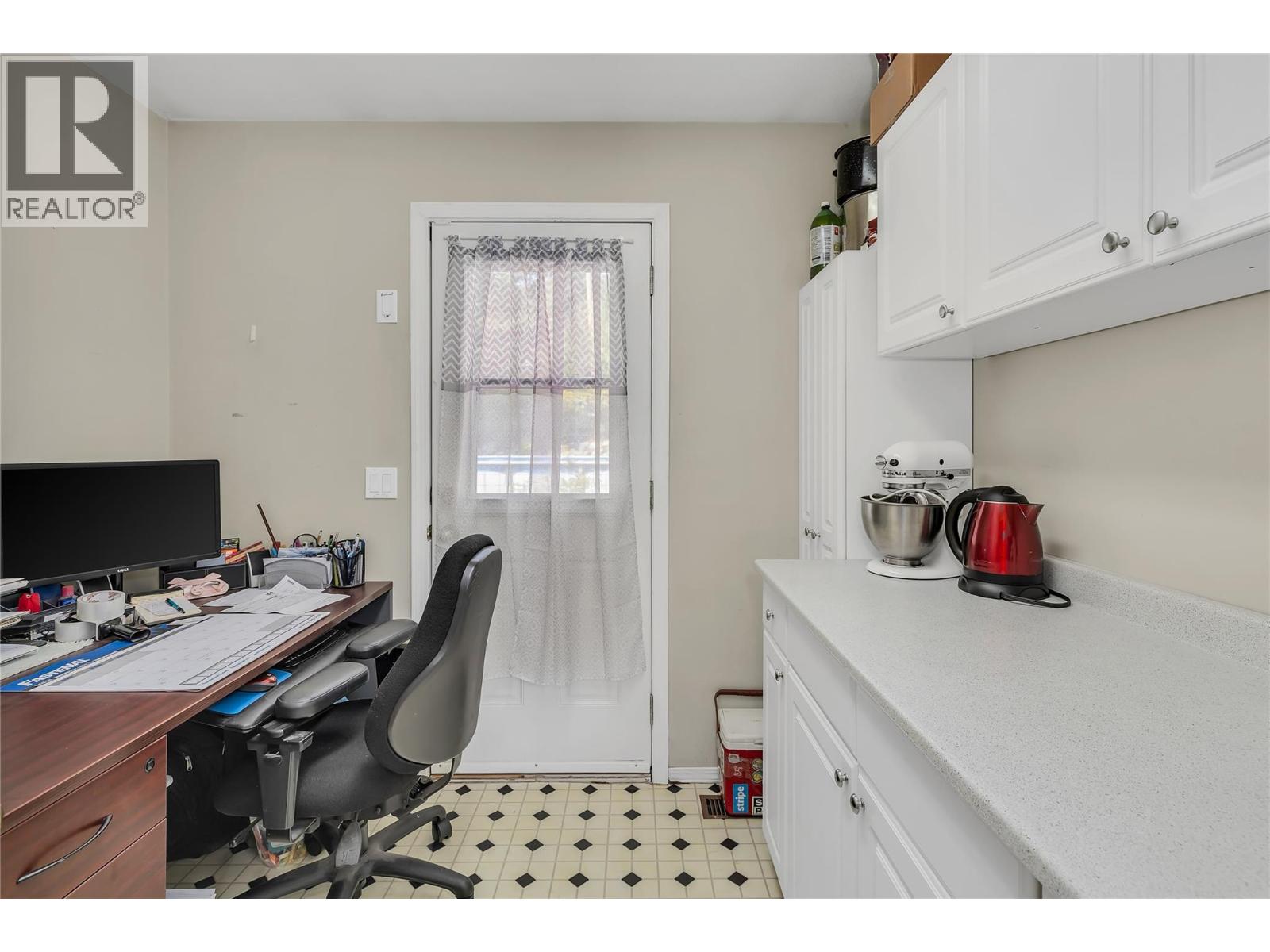 10736 Pinecrest Road - 33