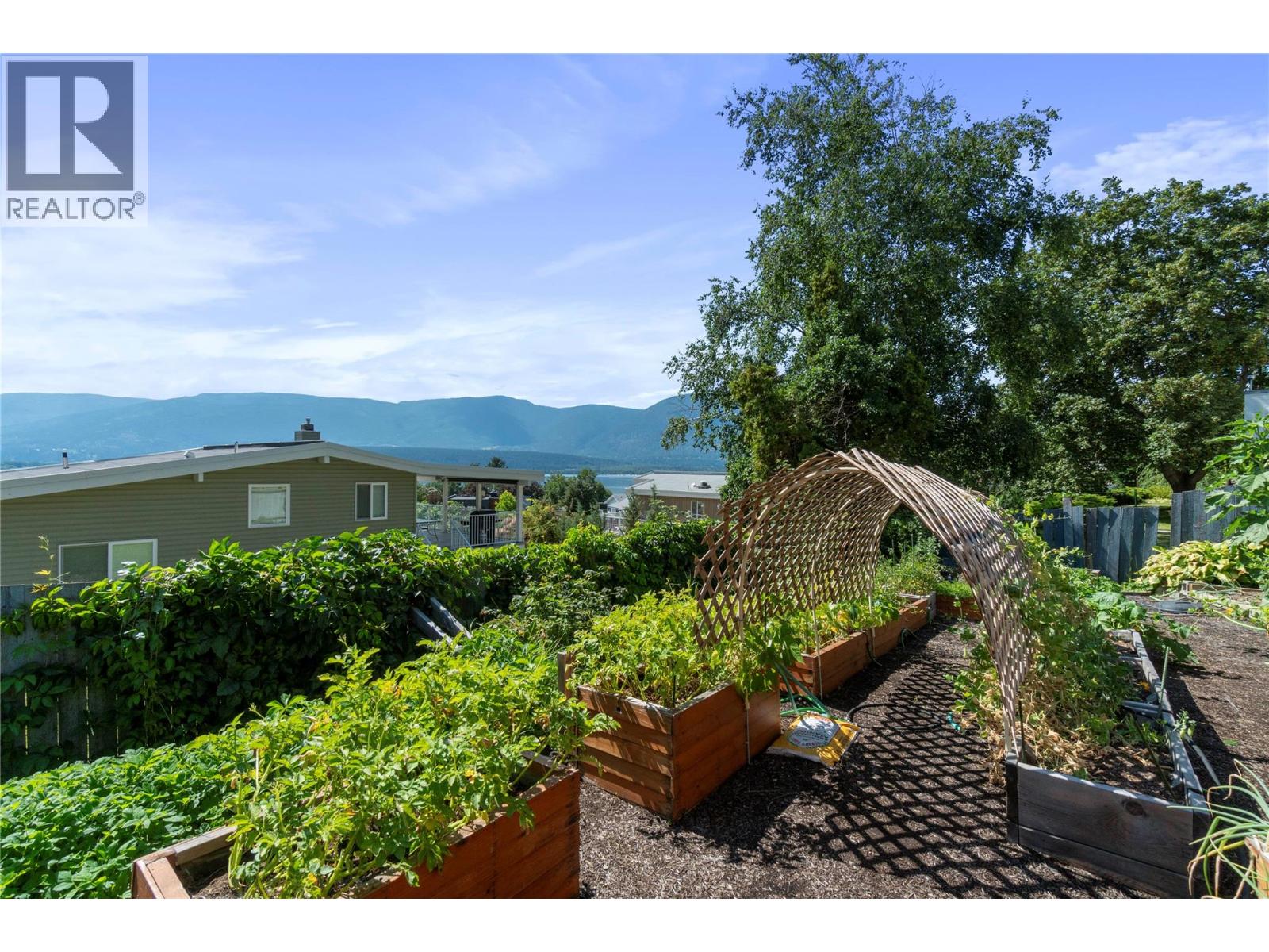 1850 28 Avenue NE, Salmon Arm