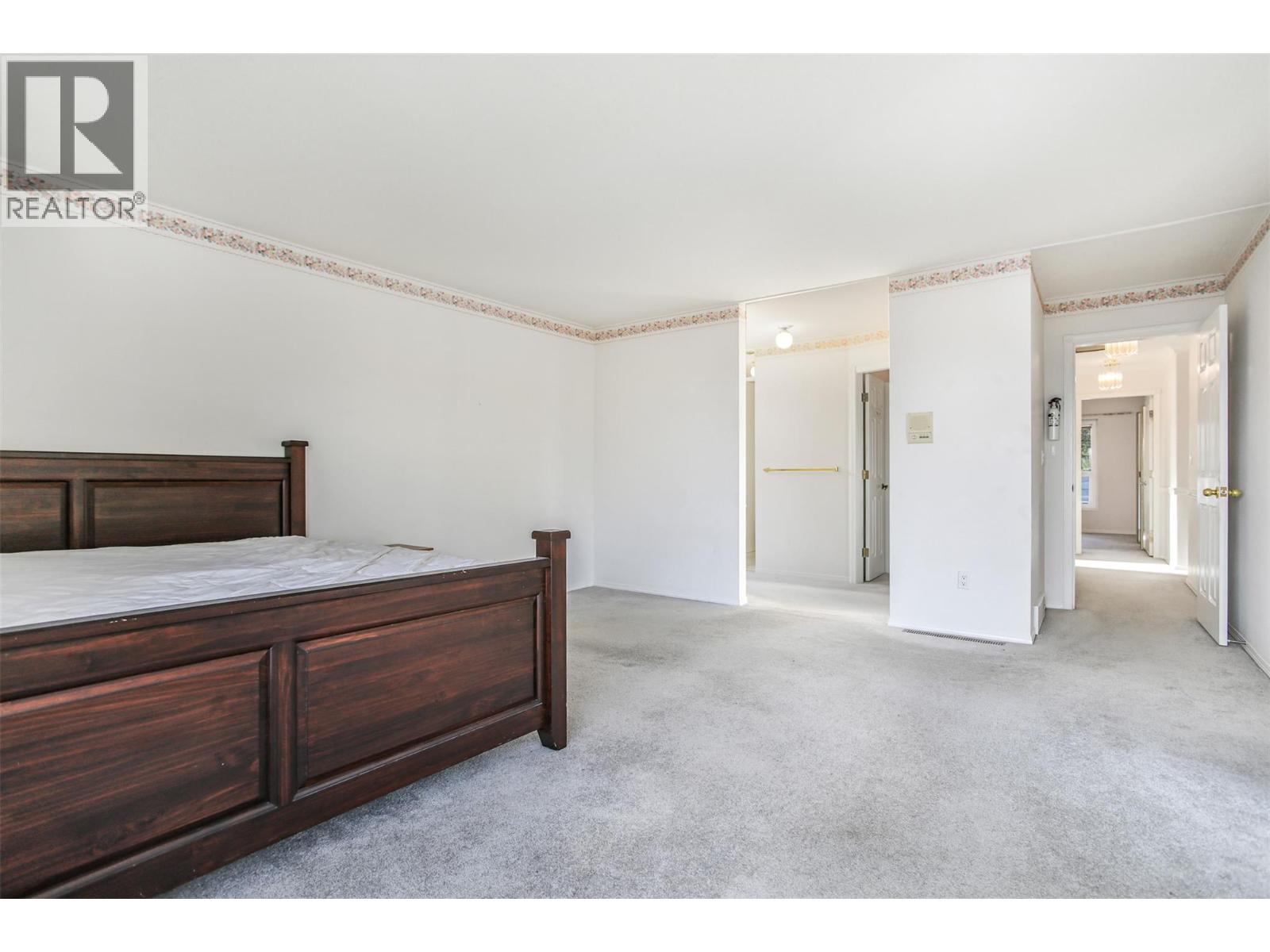  727 Cassiar Crescent, Kelowna