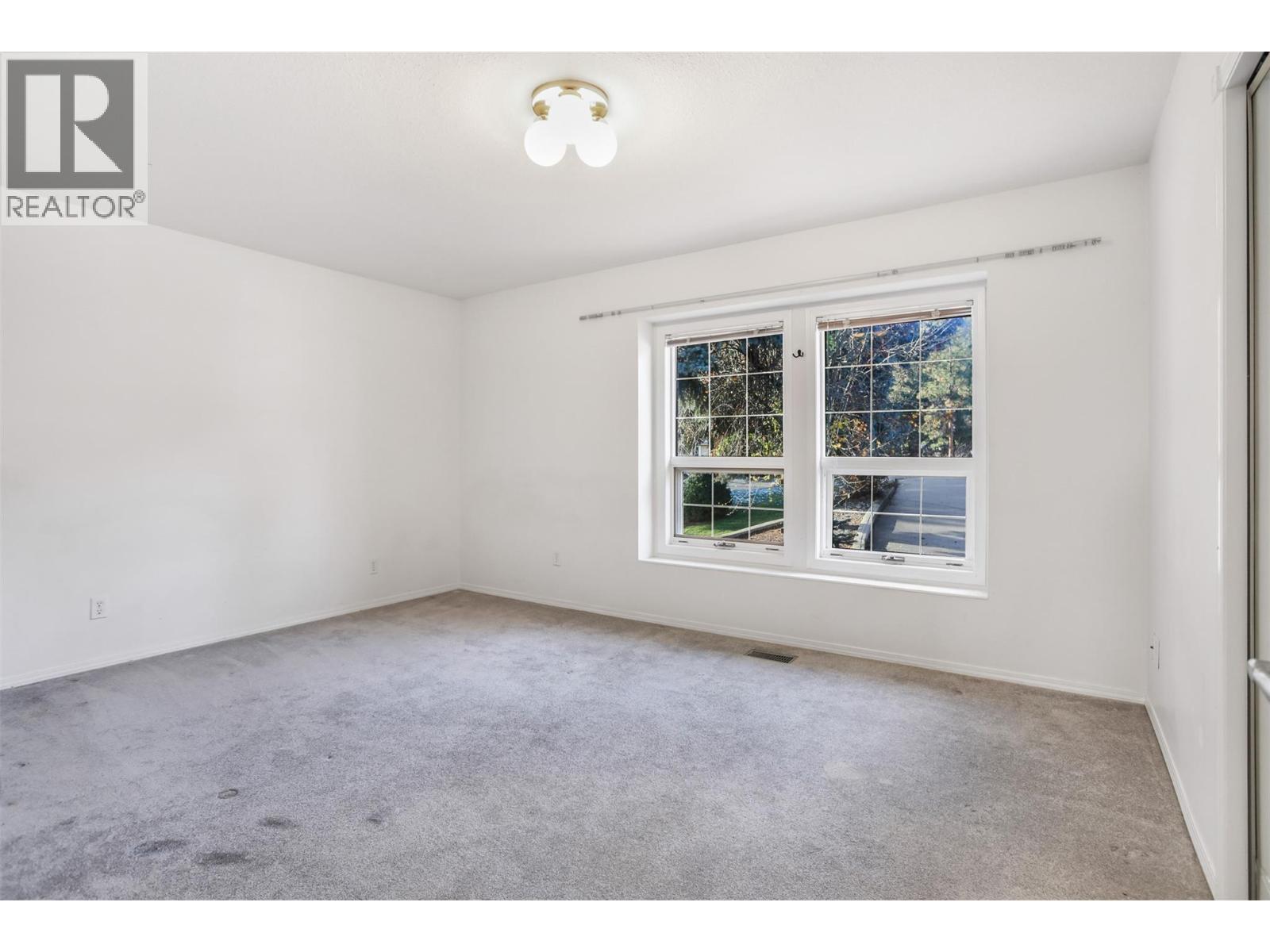  727 Cassiar Crescent, Kelowna