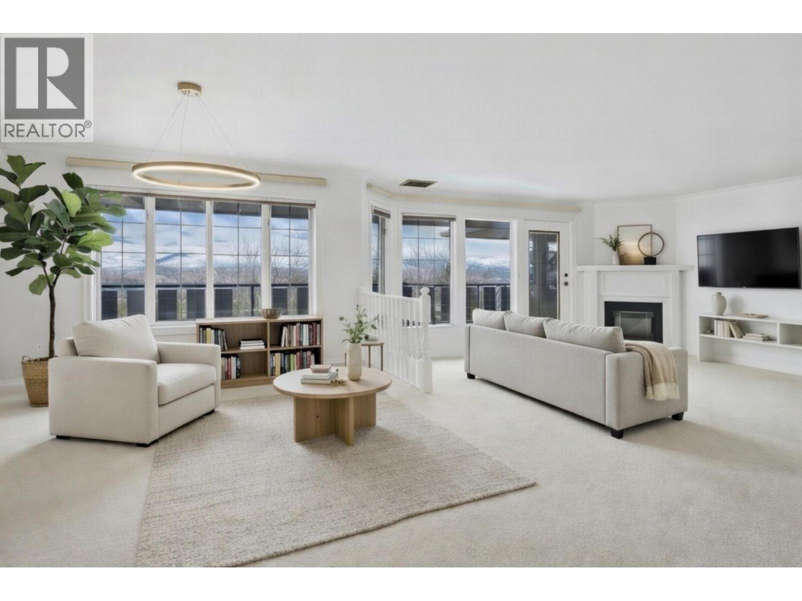  727 Cassiar Crescent, Kelowna