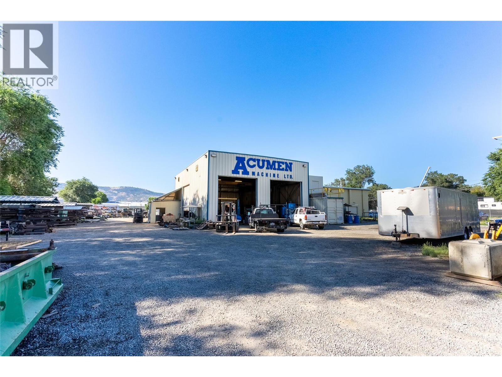  733 TAGISH Street, Kamloops