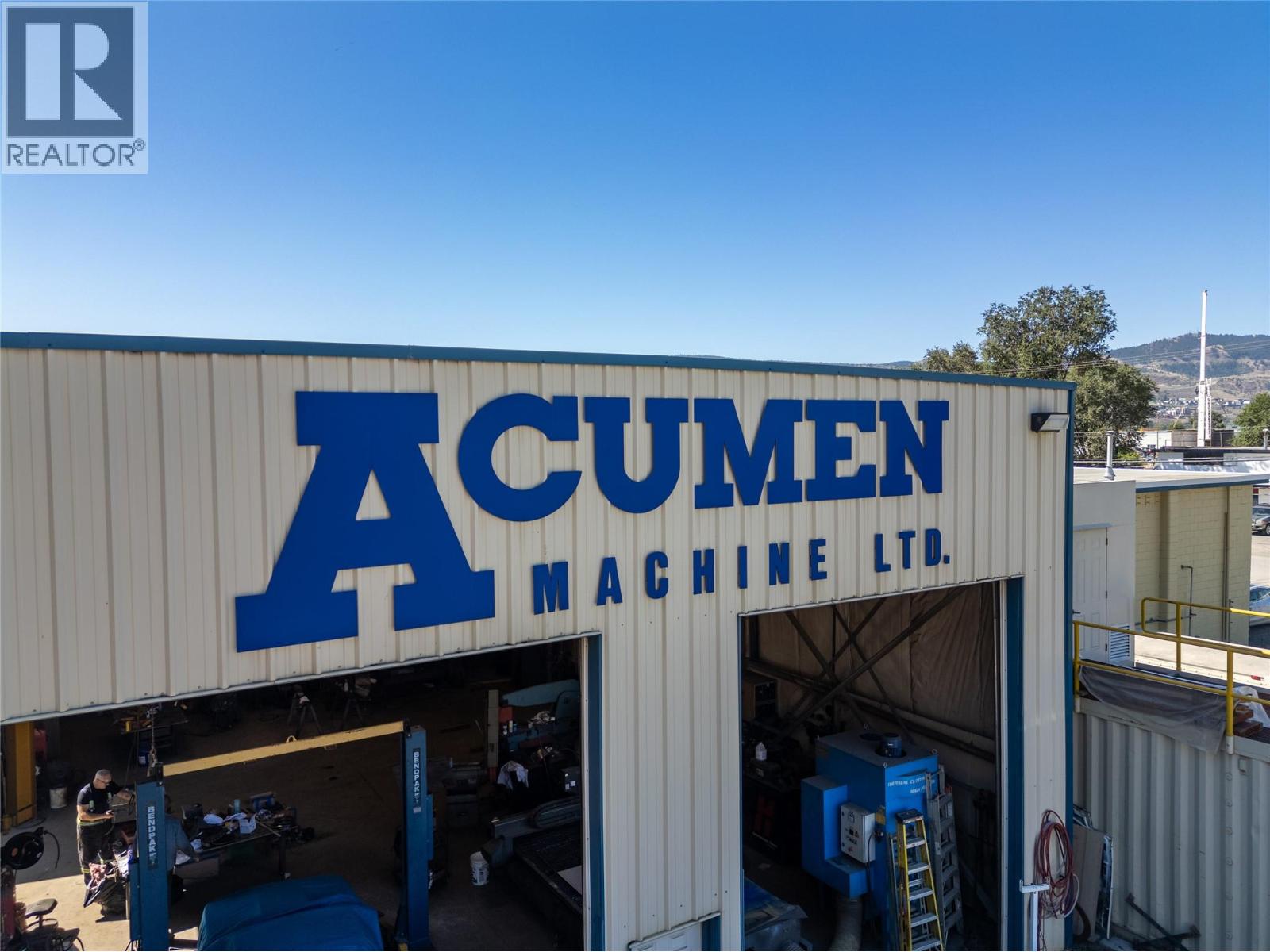  733 TAGISH Street, Kamloops