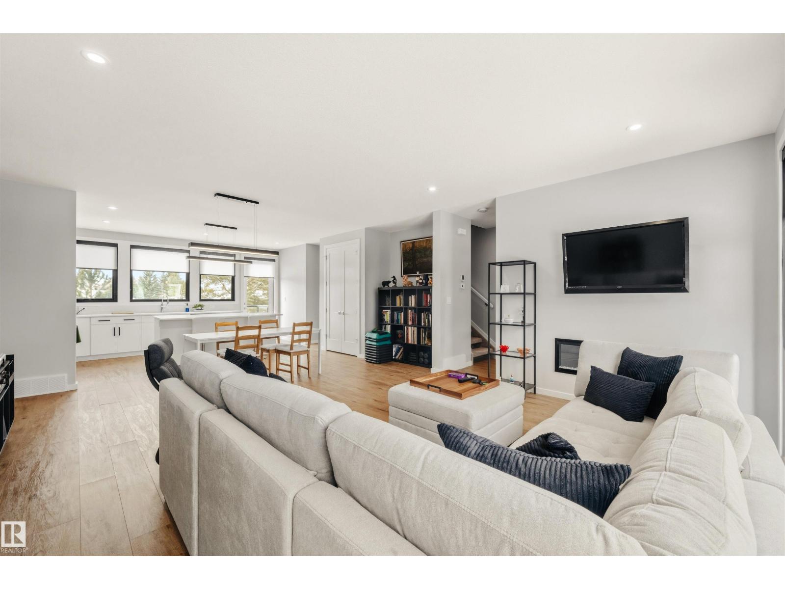 #44 1304 RUTHERFORD RD SW - 16