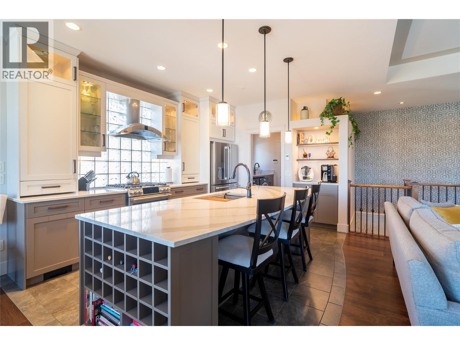 314 Dormie Point, Vernon