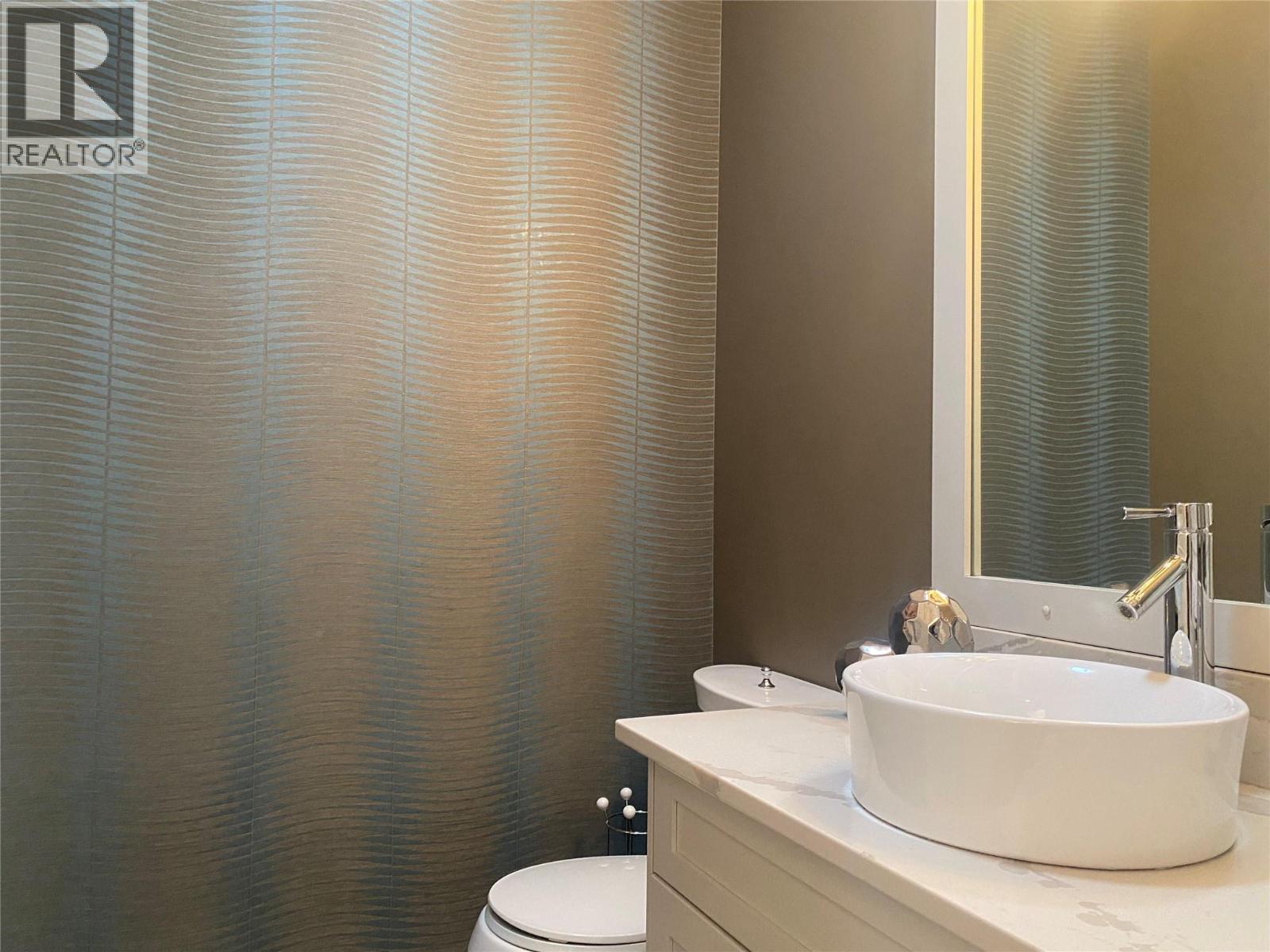 314 Dormie Point, Vernon