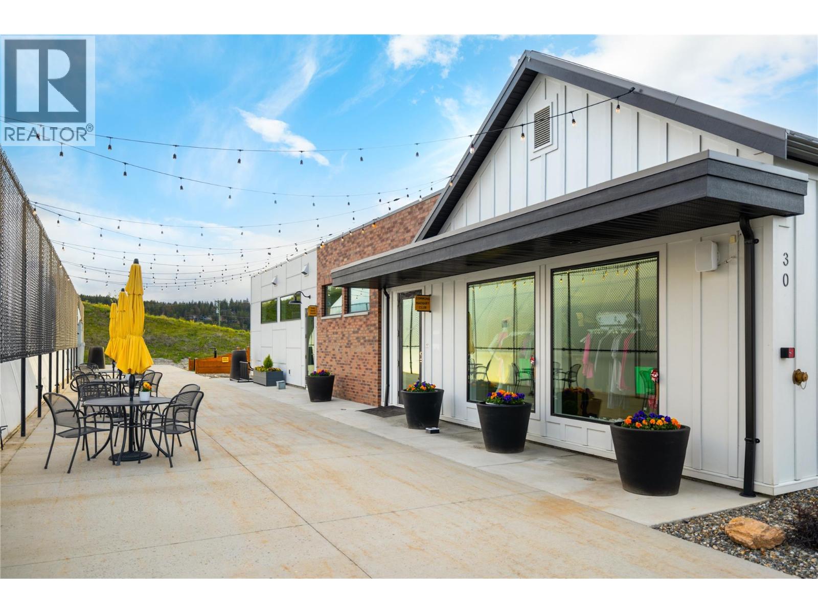 314 Dormie Point, Vernon