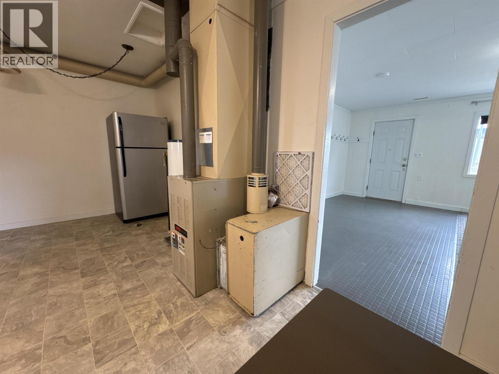 242 S THIRD AVENUE, Williams Lake