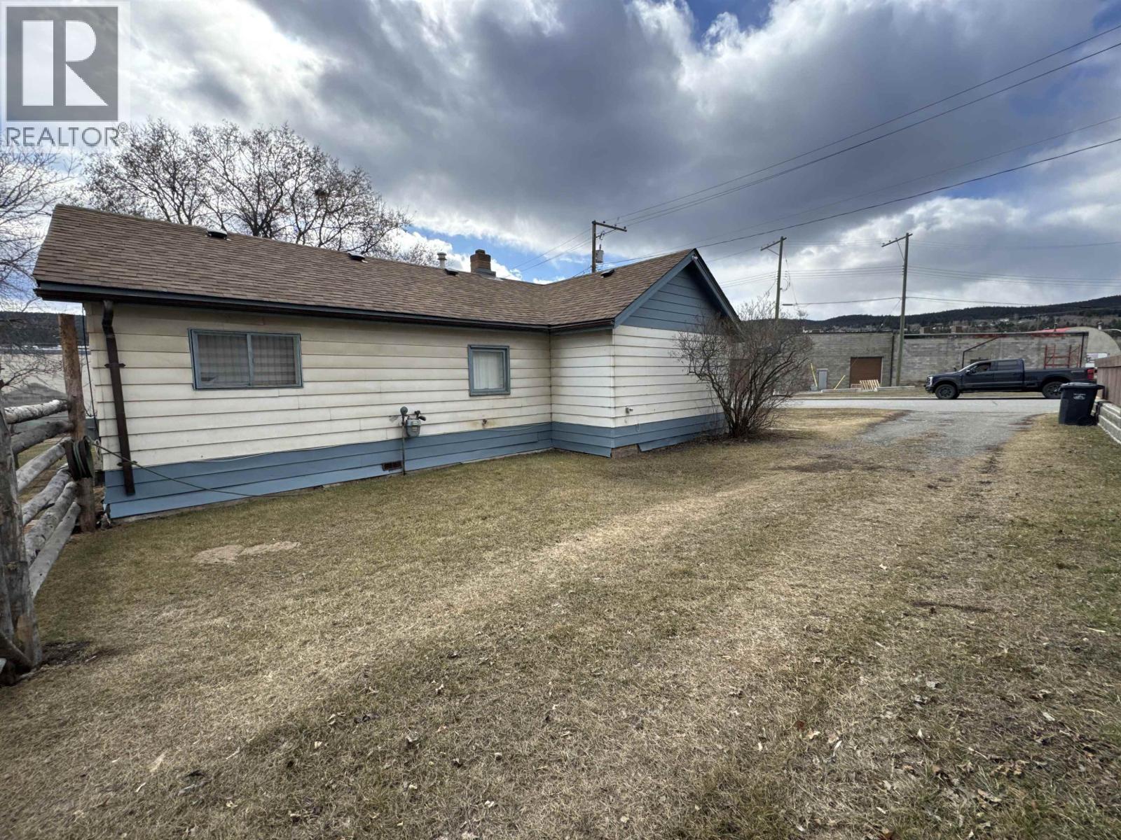 242 S THIRD AVENUE, Williams Lake