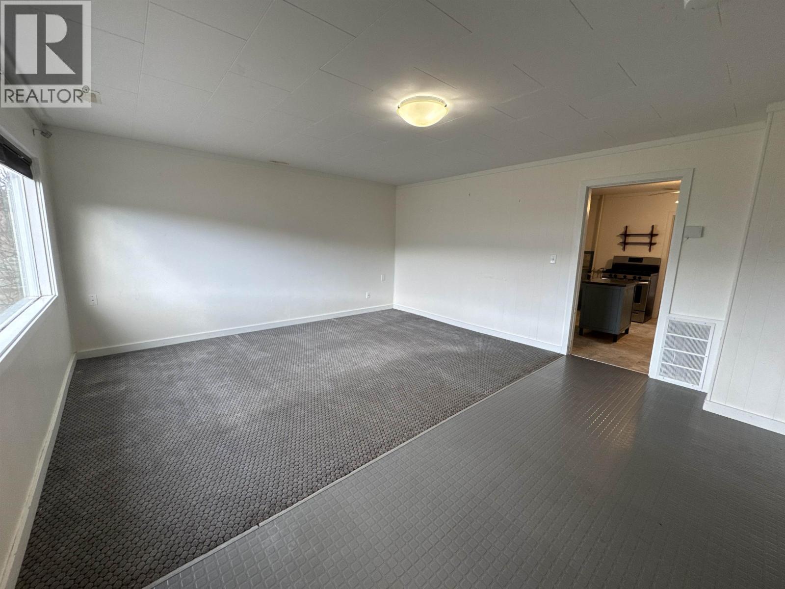 242 S THIRD AVENUE, Williams Lake