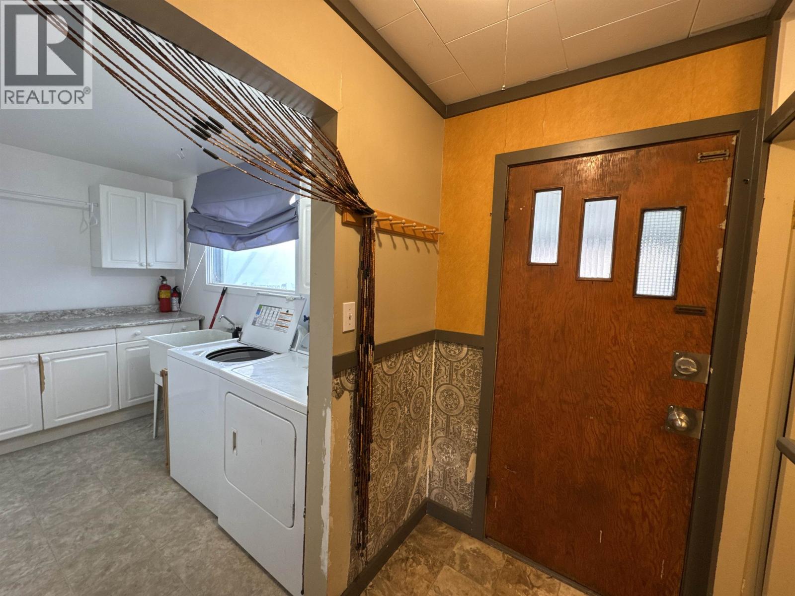 242 S THIRD AVENUE, Williams Lake