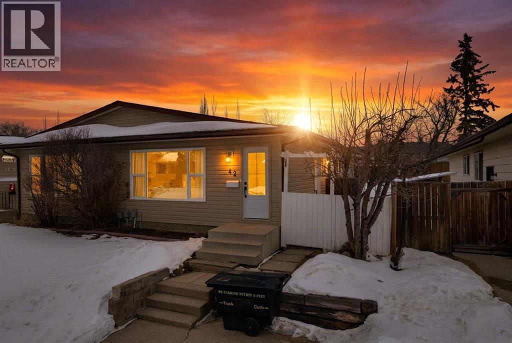 42 Valley Crescent, Lacombe