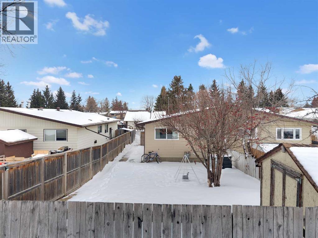 42 Valley Crescent, Lacombe