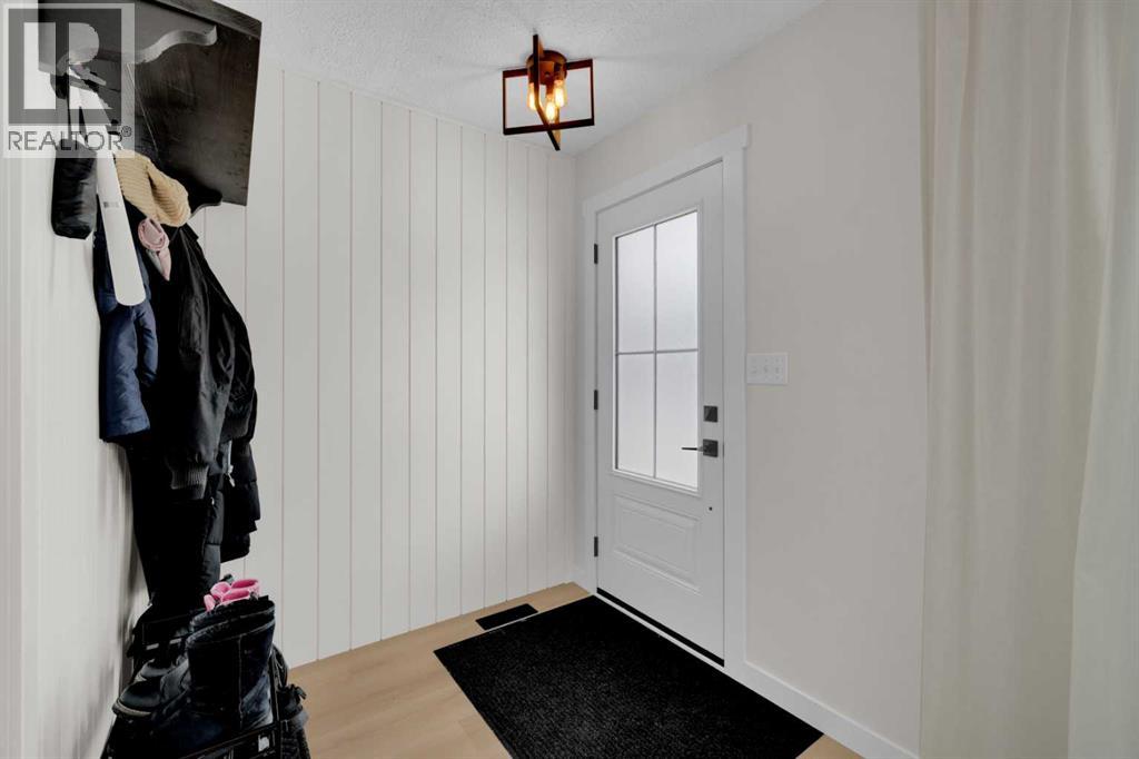 42 Valley Crescent, Lacombe