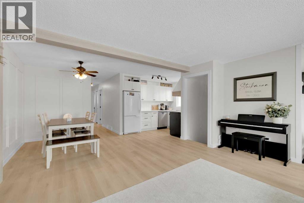 42 Valley Crescent, Lacombe