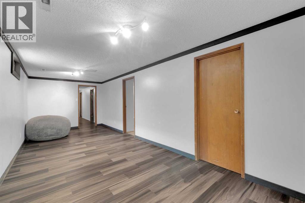 42 Valley Crescent, Lacombe