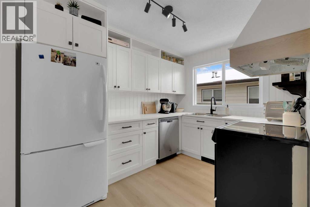 42 Valley Crescent, Lacombe