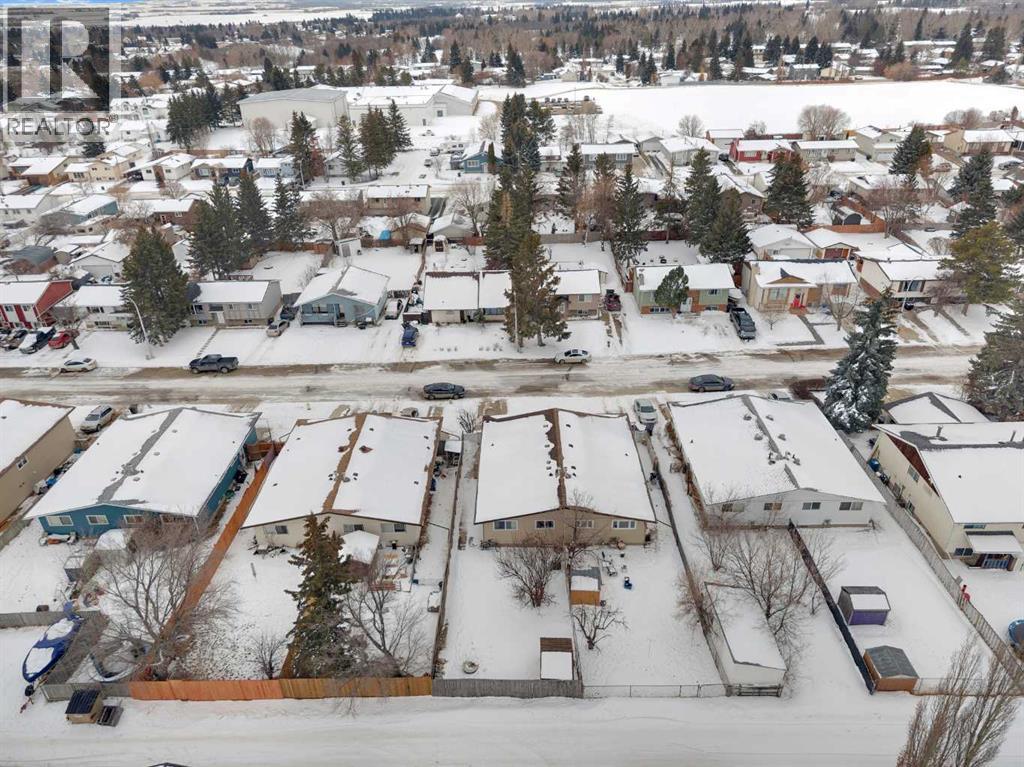 42 Valley Crescent, Lacombe