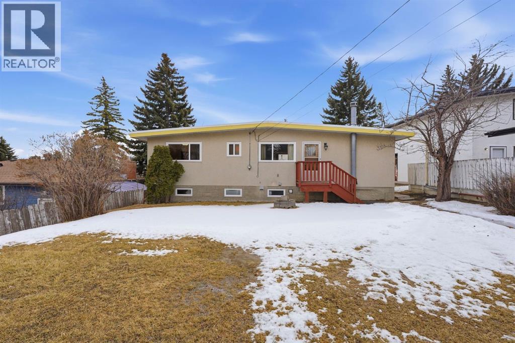 Single Family House Bi-level for Sale in   Avenue NW Huntington Hills Calgary 