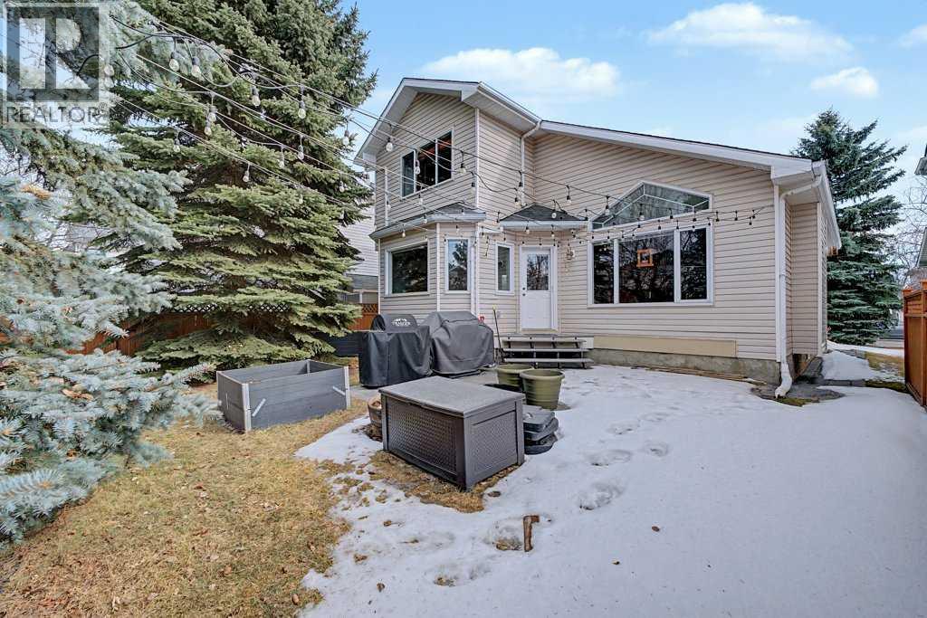 Single Family House for Sale in  Douglas Glen Place SE Douglasdale/Glen Calgary 