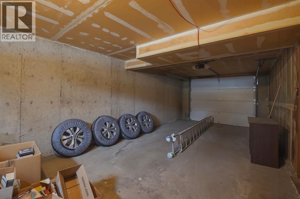 Single Family House Bi-level for Sale in   Avenue NW Huntington Hills Calgary 