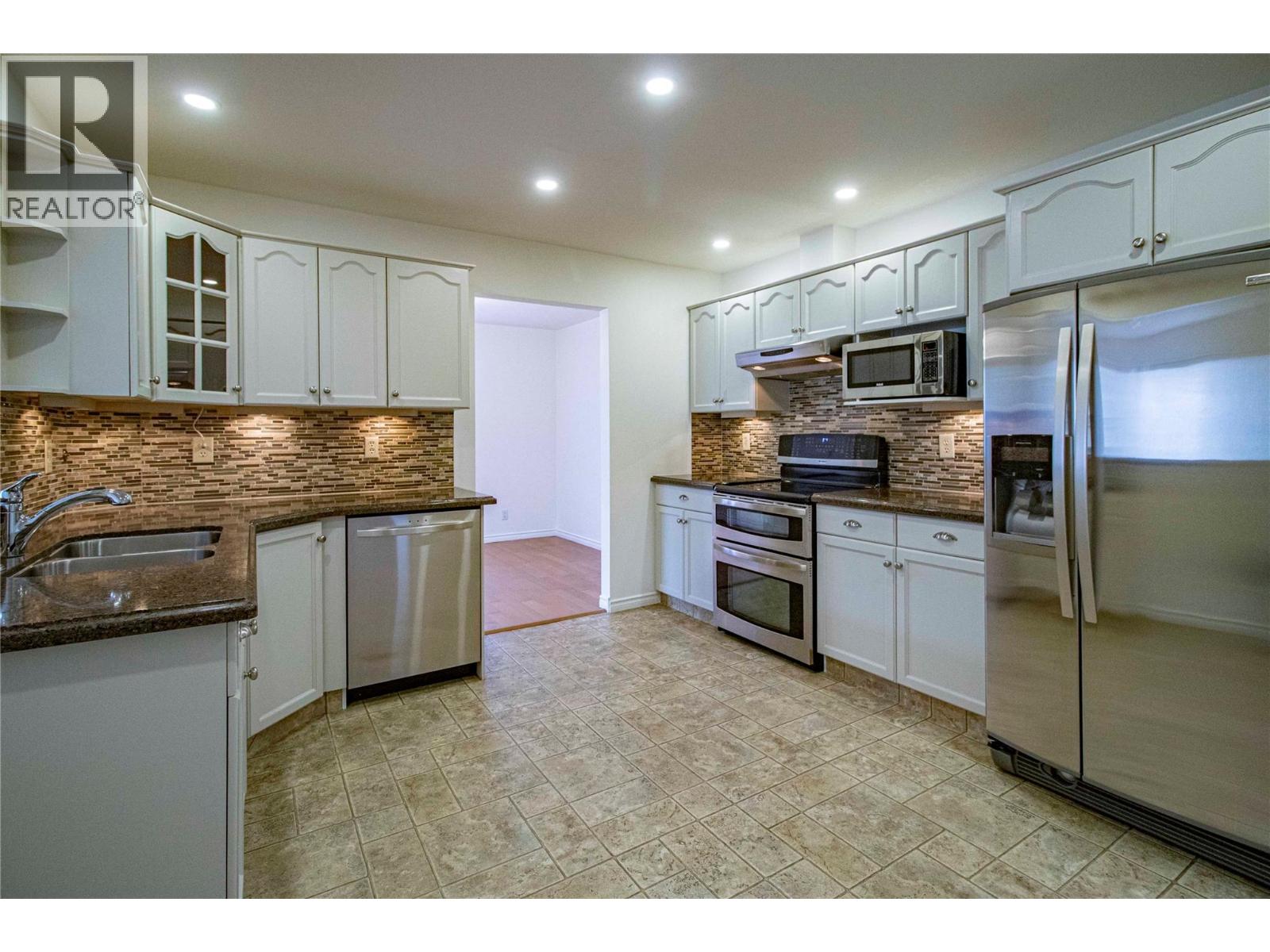 207 8412 Jubilee Road East, Summerland