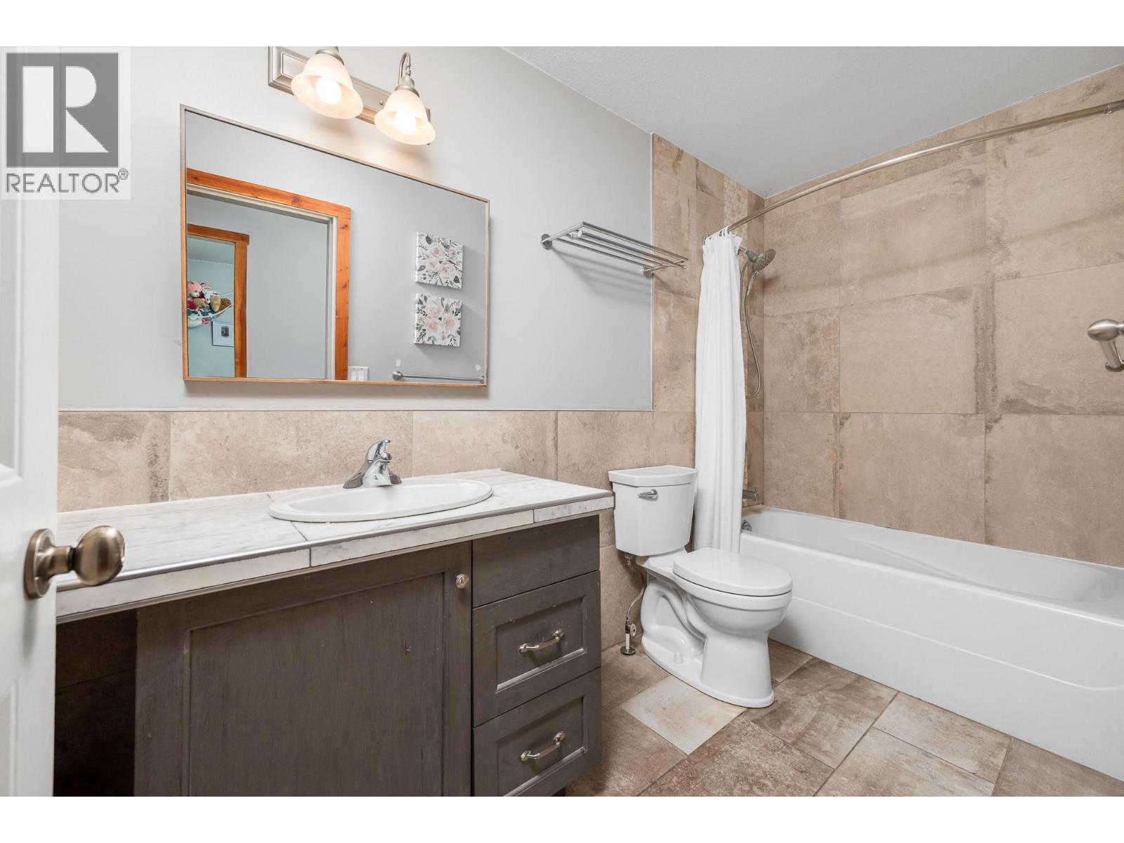 1130 7th Avenue SE, Salmon Arm