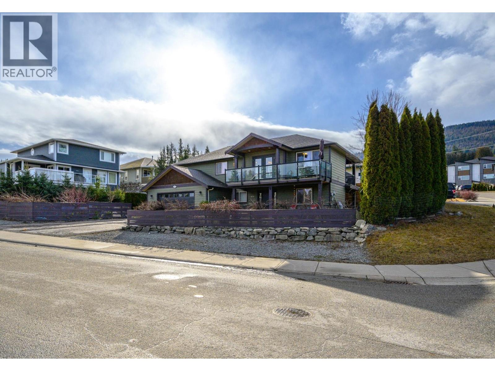 1130 7th Avenue SE, Salmon Arm