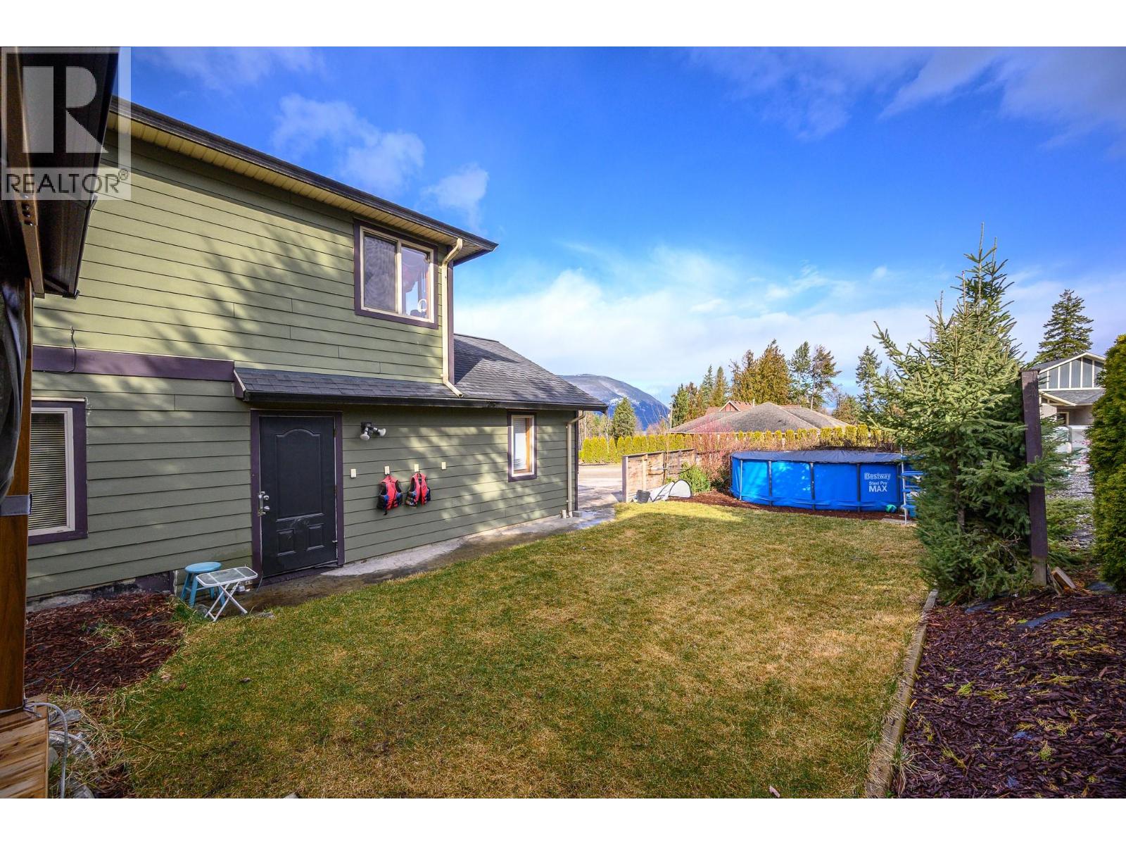1130 7th Avenue SE, Salmon Arm