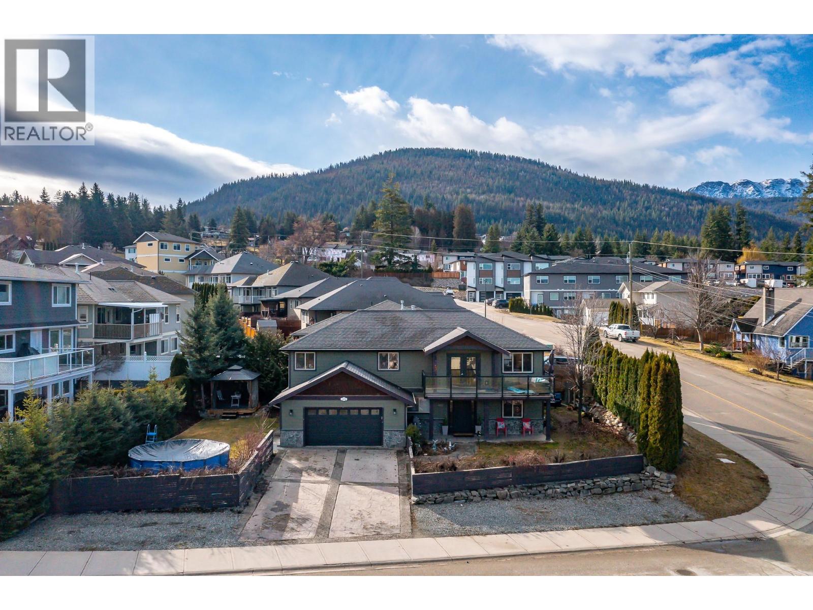 1130 7th Avenue SE, Salmon Arm