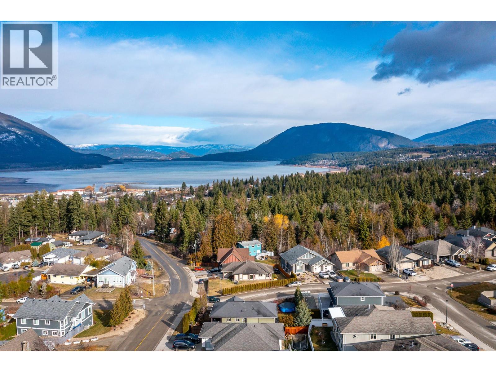 1130 7th Avenue SE, Salmon Arm