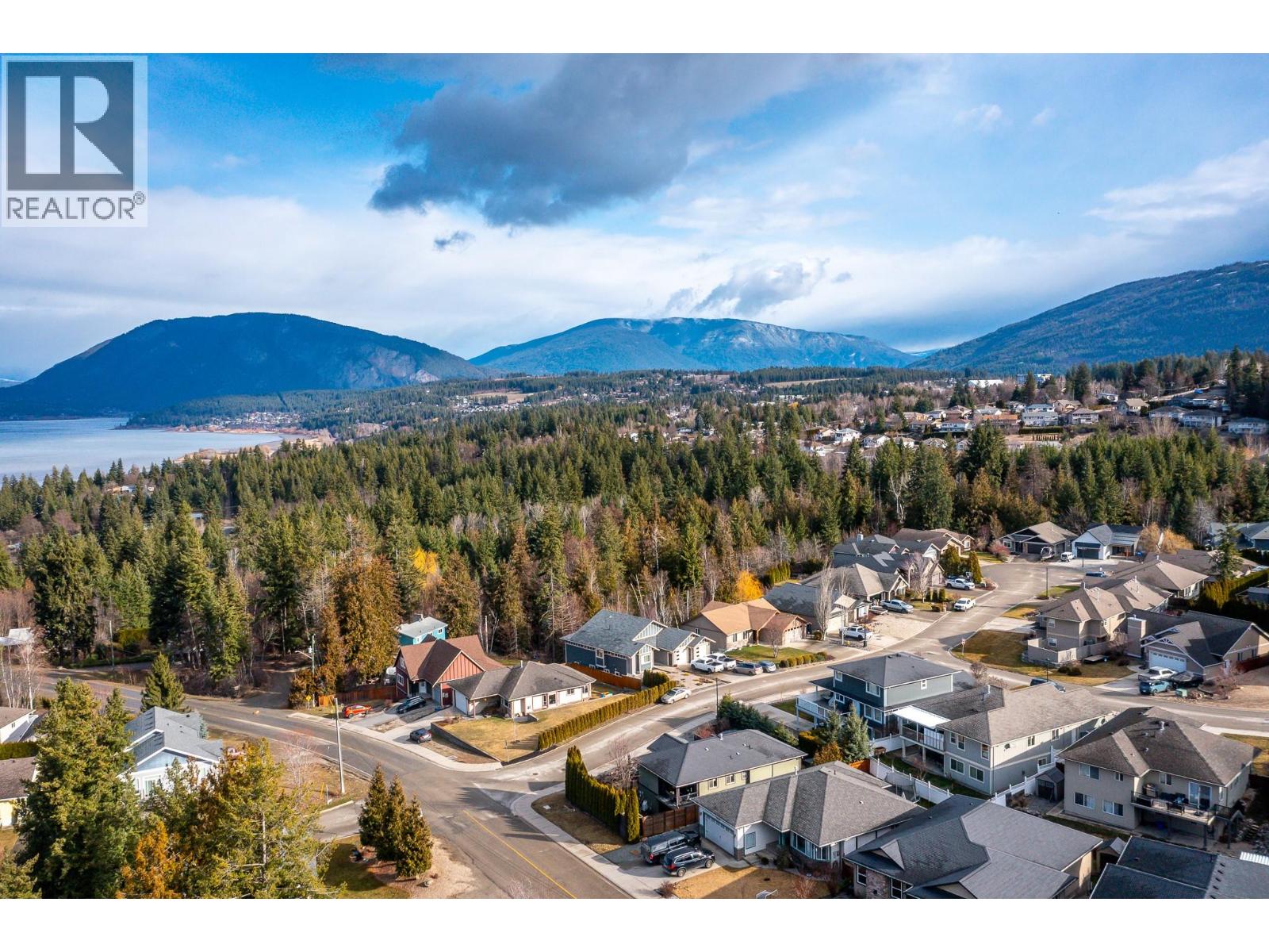 1130 7th Avenue SE, Salmon Arm