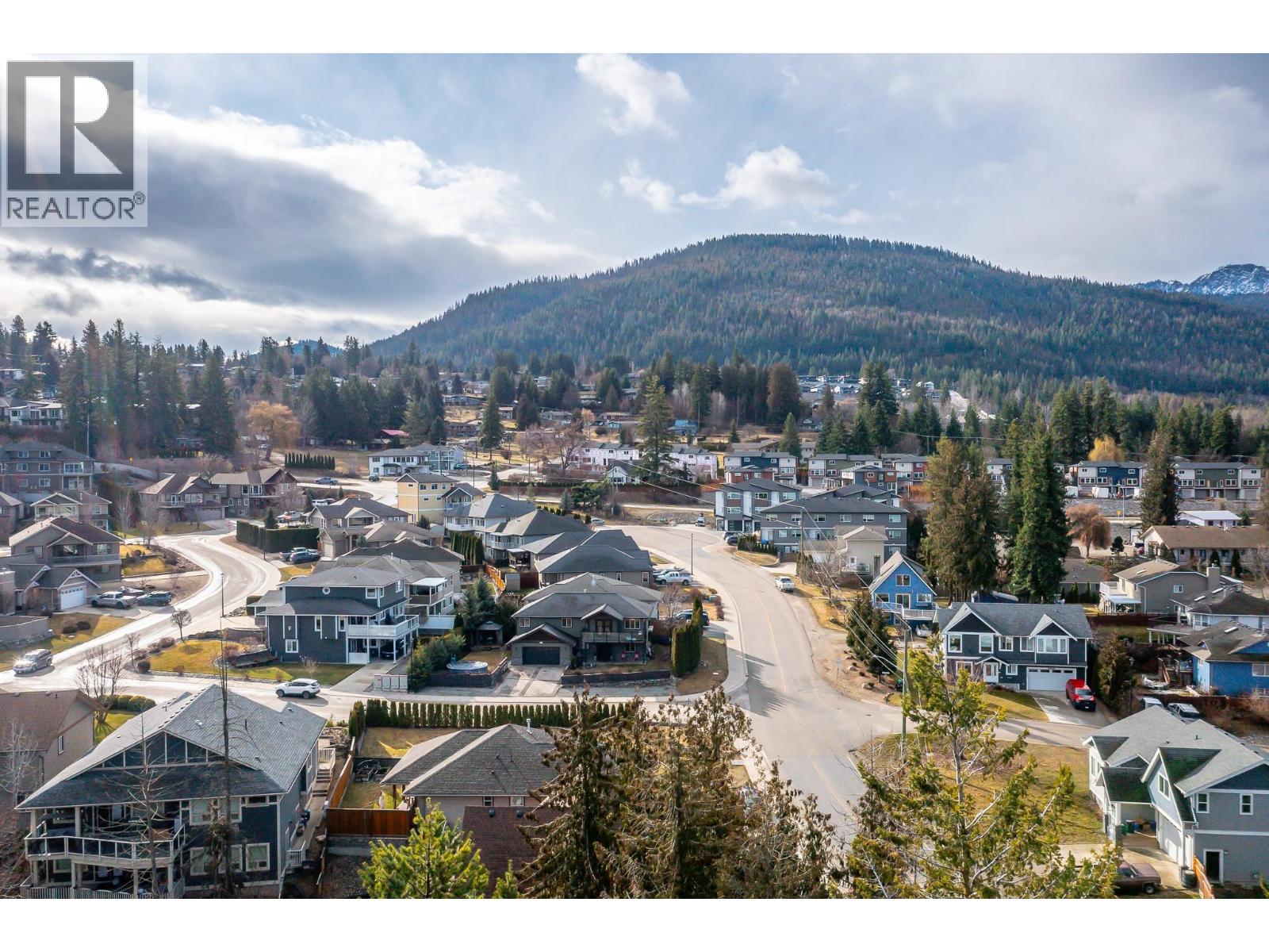 1130 7th Avenue SE, Salmon Arm