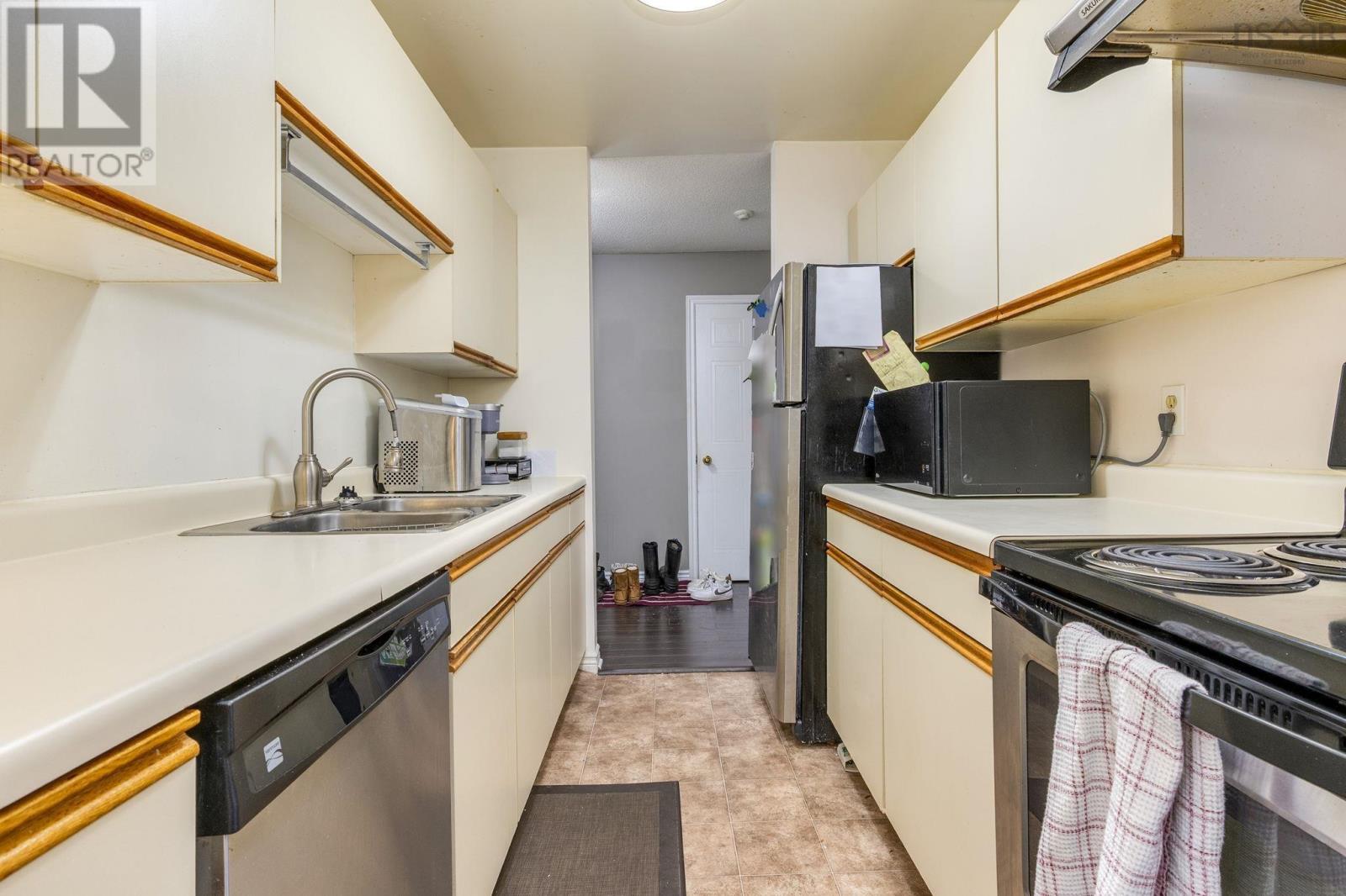 Property 18 of 32 of 308 15 Langbrae Drive