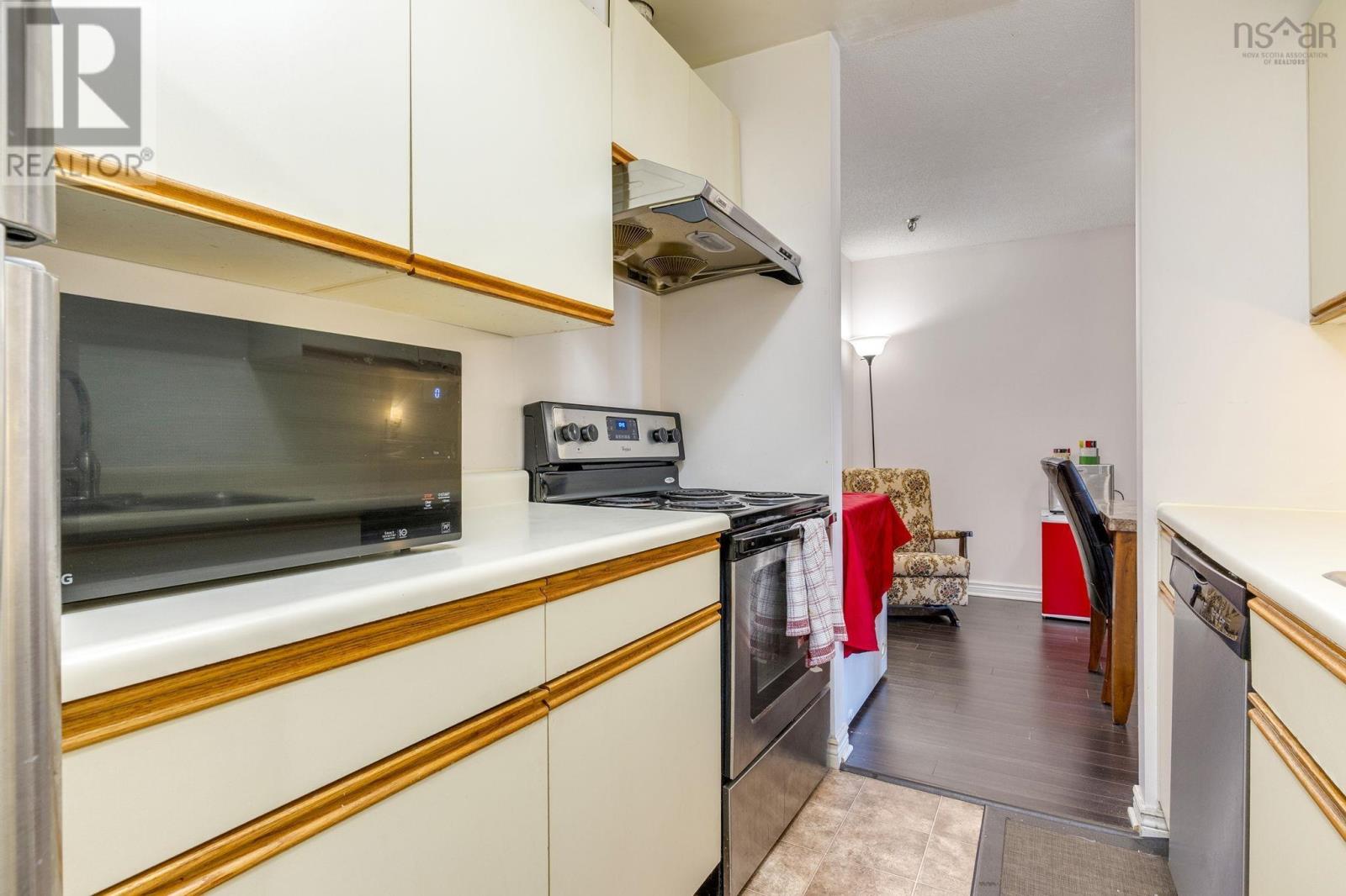 Property 23 of 32 of 308 15 Langbrae Drive