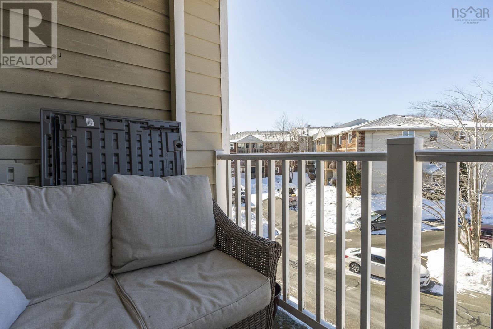 Property 31 of 32 of 308 15 Langbrae Drive