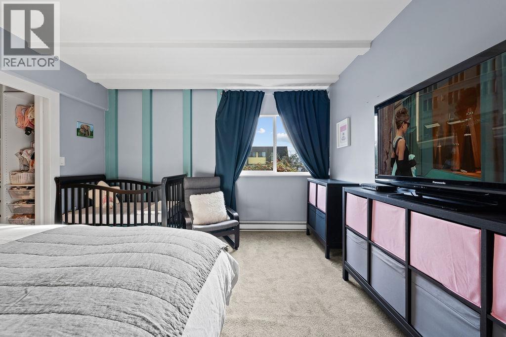 201 341 MAHON AVENUE, North Vancouver