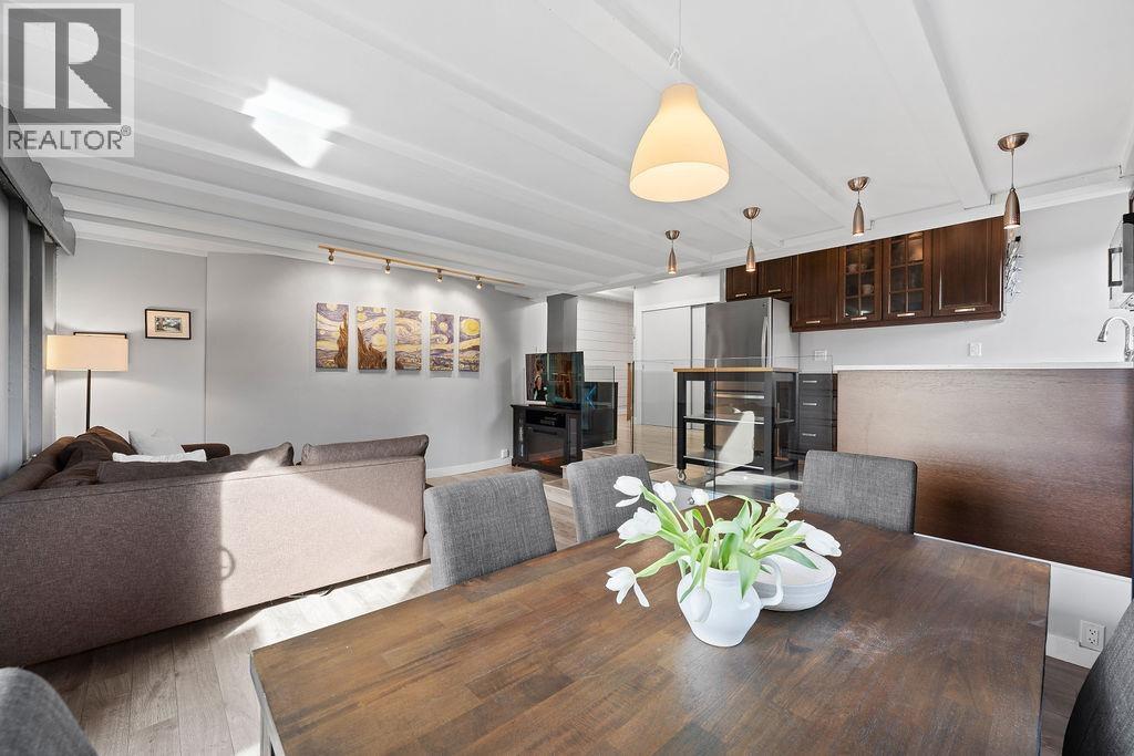 201 341 MAHON AVENUE, North Vancouver