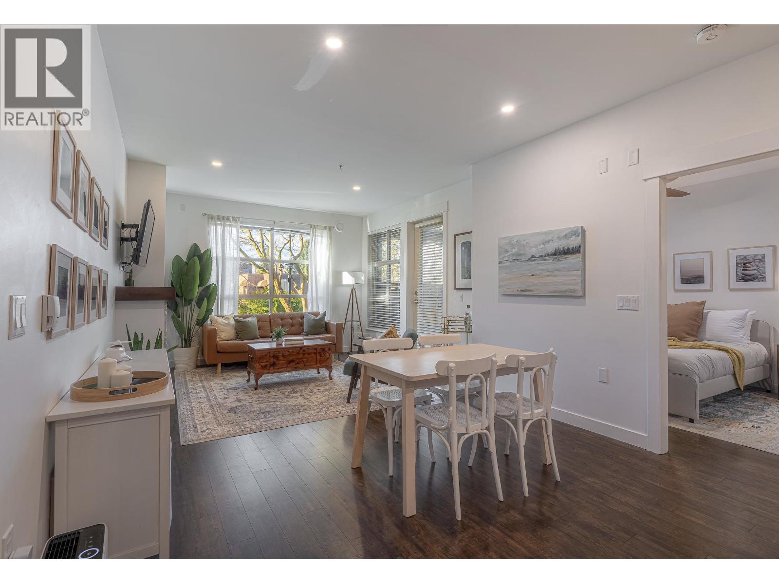 110 1468 ST. ANDREWS AVENUE, North Vancouver