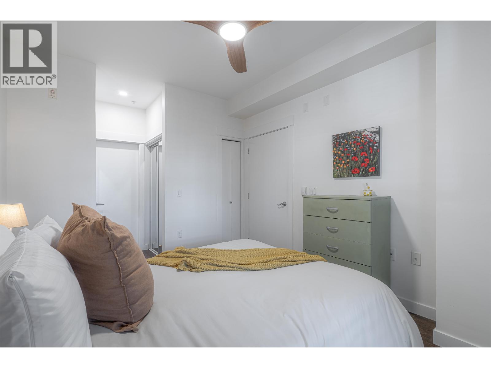 110 1468 ST. ANDREWS AVENUE, North Vancouver