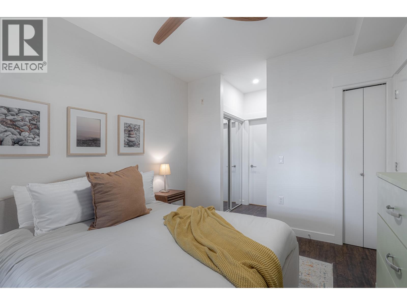 110 1468 ST. ANDREWS AVENUE, North Vancouver