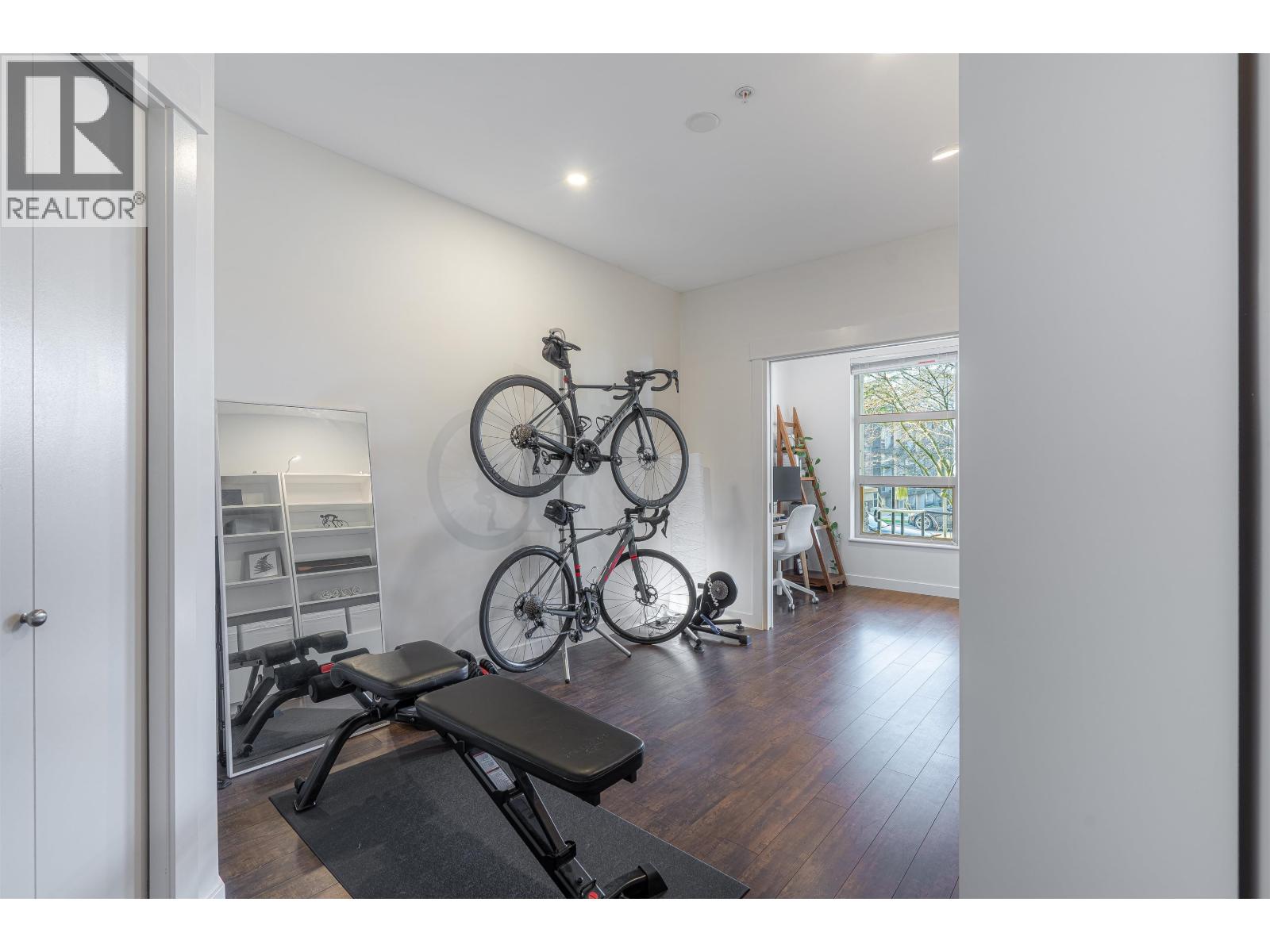 110 1468 ST. ANDREWS AVENUE, North Vancouver