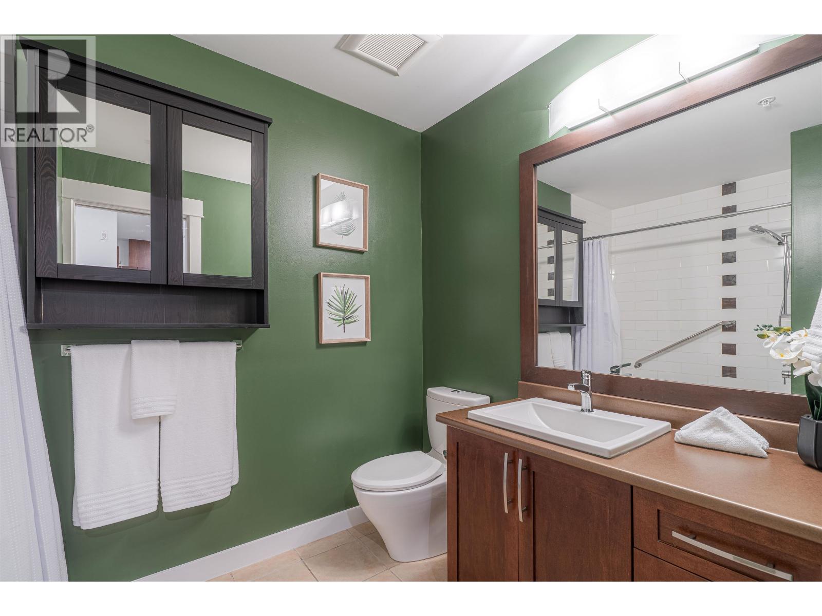 110 1468 ST. ANDREWS AVENUE, North Vancouver