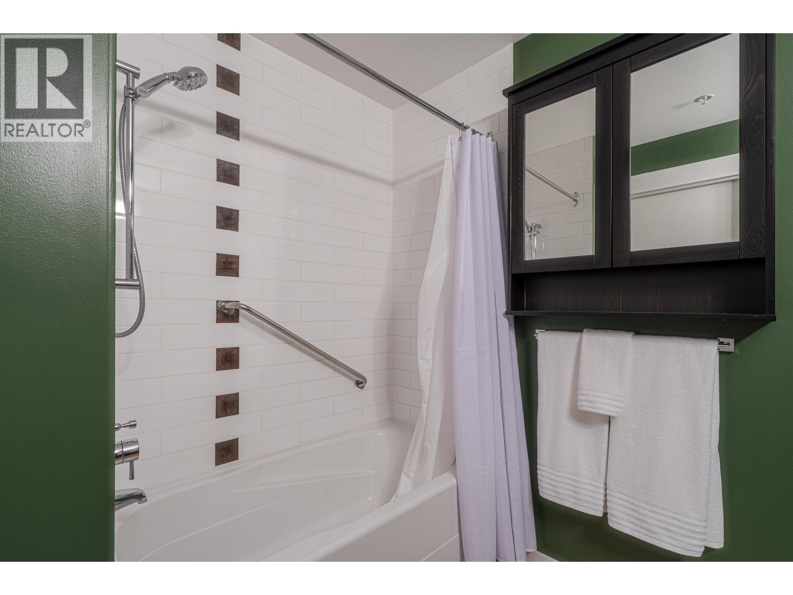 110 1468 ST. ANDREWS AVENUE, North Vancouver