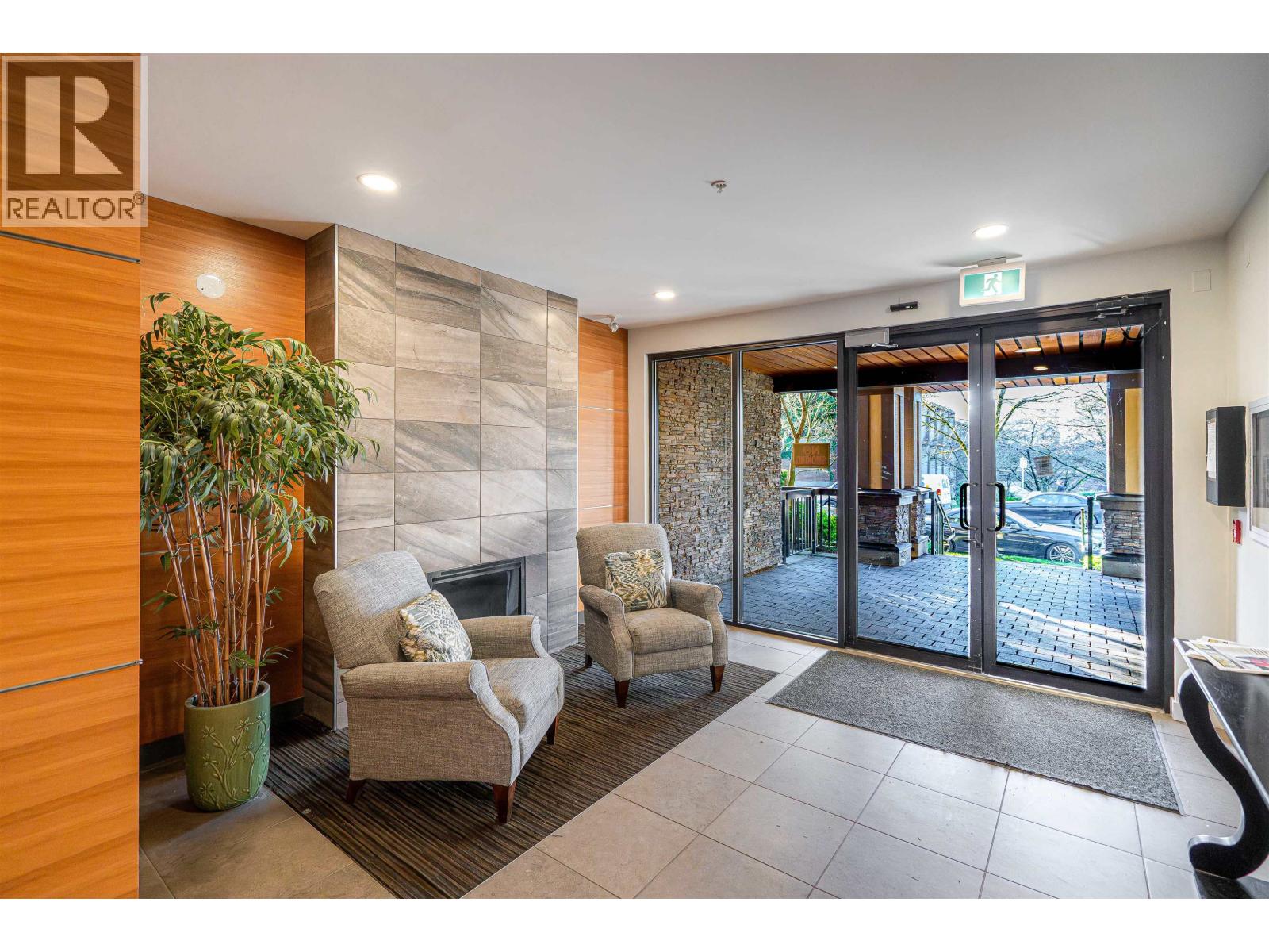 110 1468 ST. ANDREWS AVENUE, North Vancouver