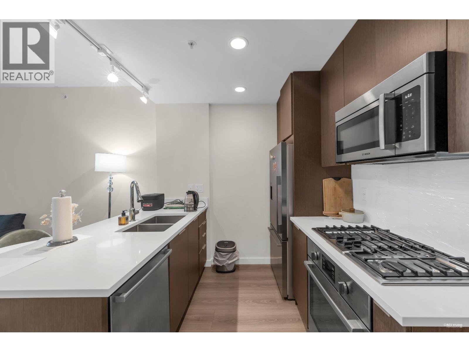 #808-3333 SEXSMITH Road, Richmond