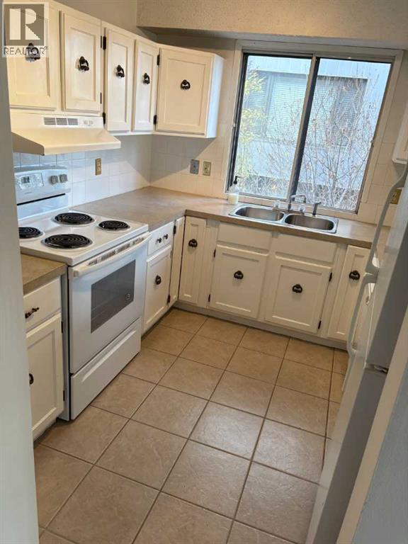 Single Family House for Sale in    Avenue SW Downtown Commercial Core Calgary 